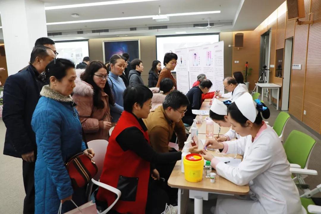 真情“移動(dòng)” 健康你我——西安國際醫(yī)學(xué)中心醫(yī)院攜手西安移動(dòng)舉辦健康大講堂