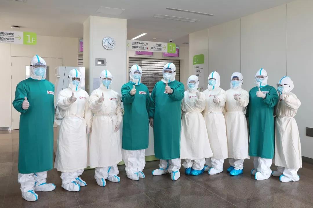 今日頭條——大年三十，一位護(hù)士對媽媽說她要去武漢