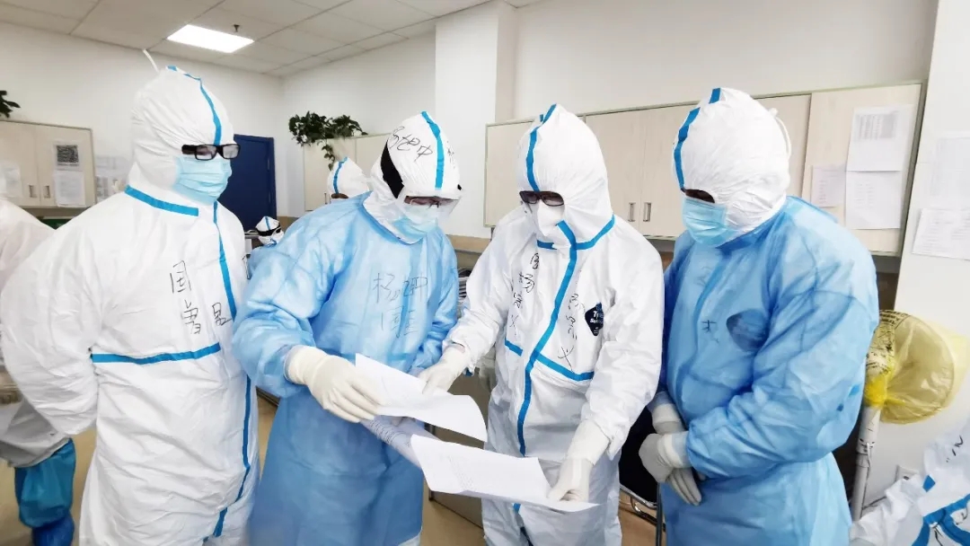 【戰(zhàn)“疫”人物】此刻，我不能有一絲松懈——記西安國際醫(yī)學(xué)中心醫(yī)院急診醫(yī)學(xué)科副主任楊宗義