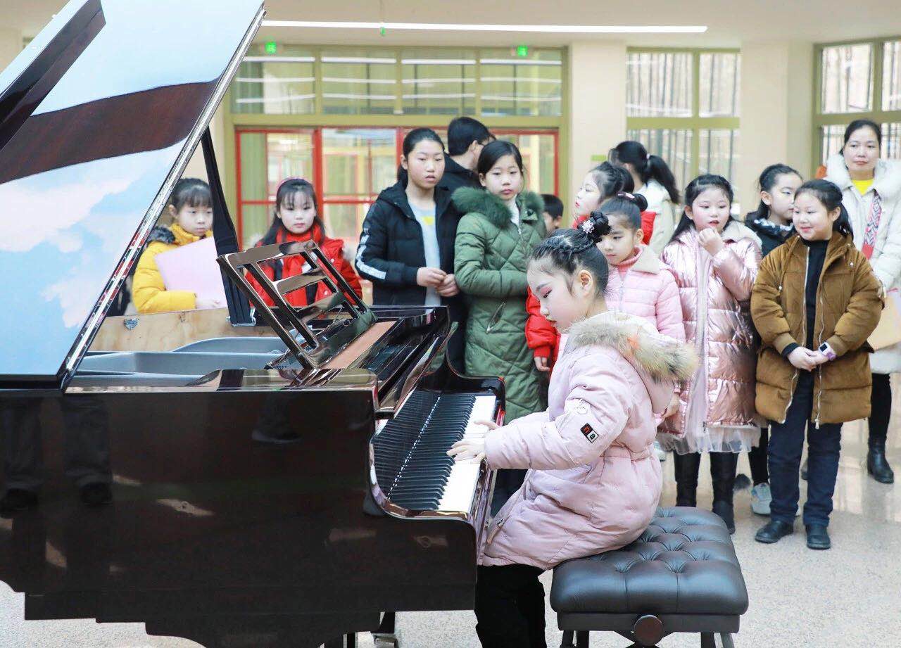 暖心！“小演奏家”走進(jìn)西安國際醫(yī)學(xué)中心醫(yī)院——“寒假健康教育公益行”研學(xué)活動(dòng)之二