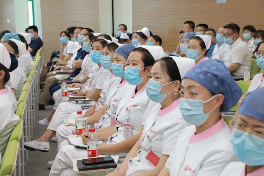 軍醫(yī)大咖齊聚一堂，共敘國際醫(yī)學(xué)創(chuàng)新發(fā)展