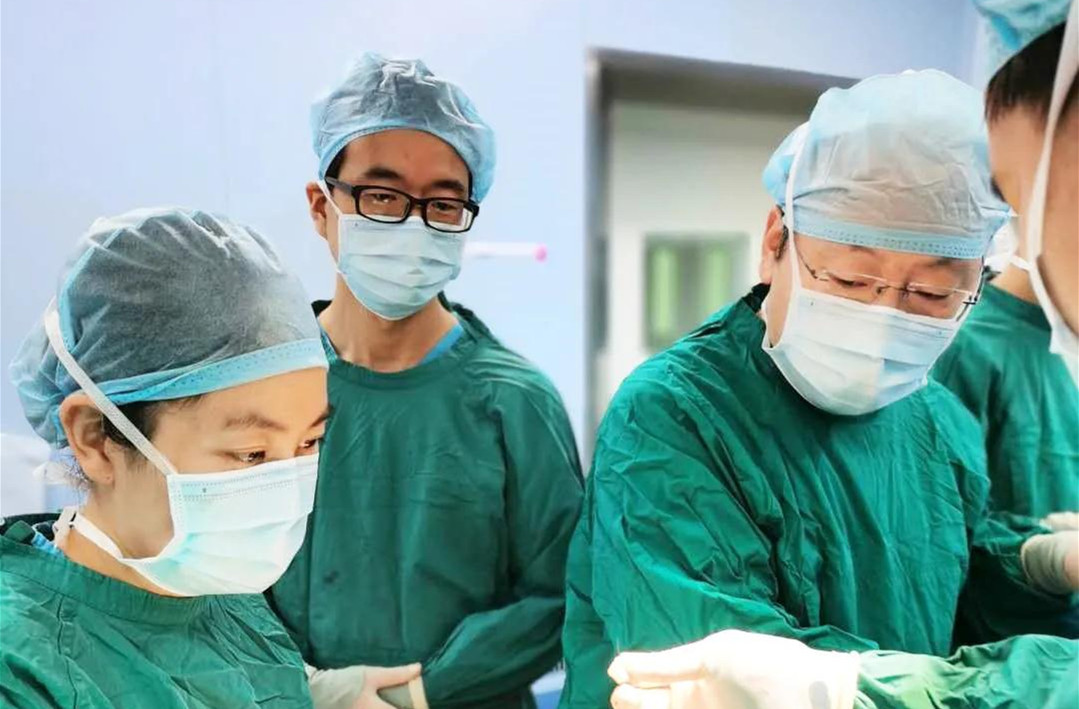 如椰子般乳腺被切除 家屬自制文化衫主動(dòng)宣傳我院