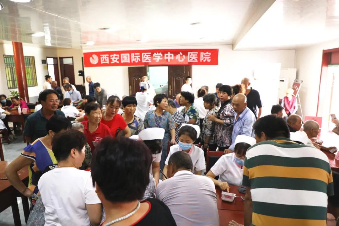 “施天使之愛，佑百姓健康”系列公益義診——走進綠地社區(qū)