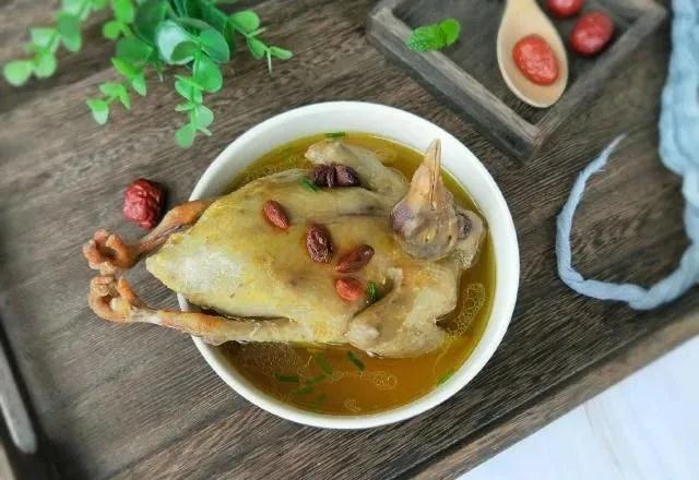 【每日一膳】雪花飄落，寒意漸濃，別錯(cuò)過(guò)這營(yíng)養(yǎng)滋補(bǔ)的暖湯