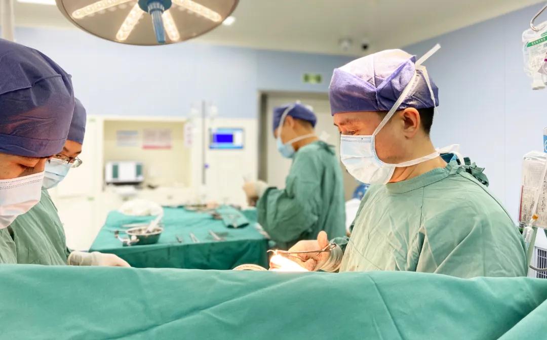 心外、心內(nèi)再攜手 “小手術(shù)”解除十余年頑疾