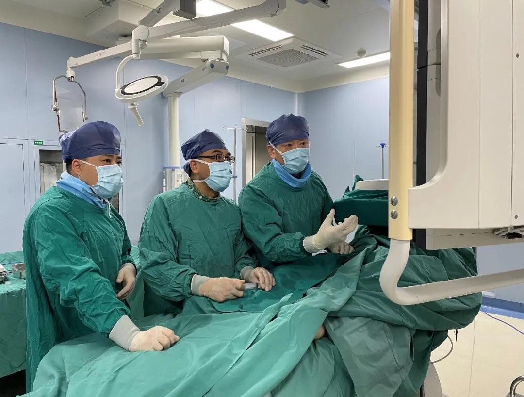 腹壁出現(xiàn)“蚯蚓狀”血管，布加綜合征惹的禍！