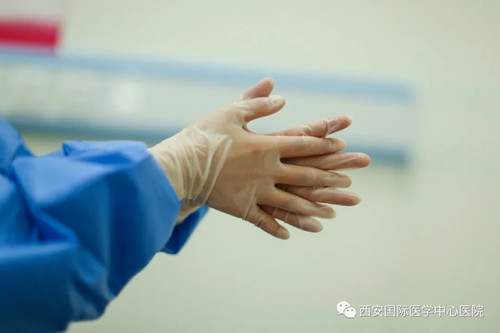 49秒！她的手，已接種了13230人