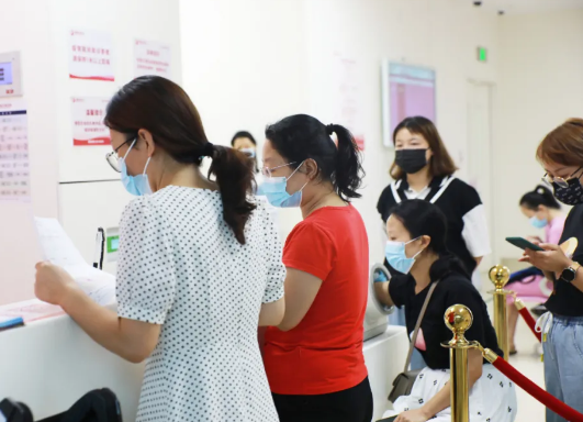 不掛號，解決多個問題，多學(xué)科MDT聯(lián)合門診讓更年期女性少跑腿，更安心！