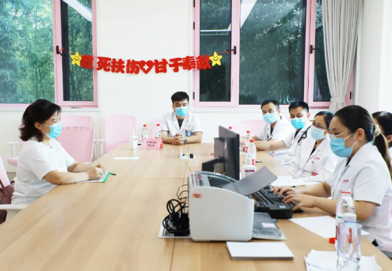 不掛號(hào)，解決多個(gè)問(wèn)題，多學(xué)科MDT聯(lián)合門診讓更年期女性少跑腿，更安心！