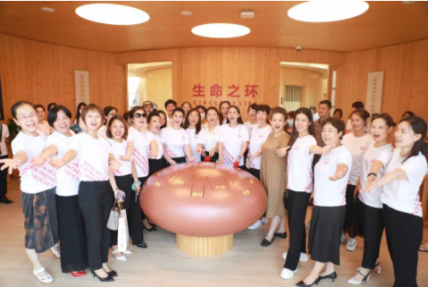 西安市女企業(yè)家協(xié)會走進(jìn)西安國際醫(yī)學(xué)中心醫(yī)院參觀交流