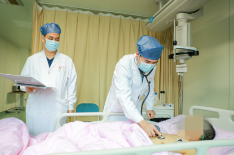 險(xiǎn)！心臟驟停3分鐘 三科室上演教科書式急救接力