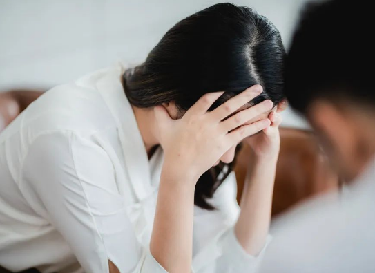 沒食欲、睡眠差、全身乏……這些“長新冠”癥狀有可能是心理疾病撥打96999-3可免費咨詢