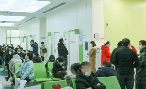 節(jié)后首個(gè)工作日|不停歇，他們?nèi)κ刈o(hù)患者健康！