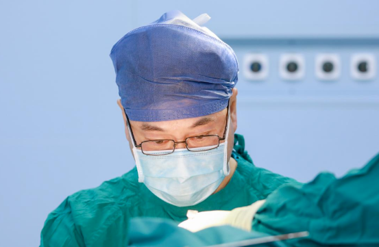 7歲遭遇油罐爆炸！單親媽媽“浴火重生”擺脫“異類”標(biāo)簽