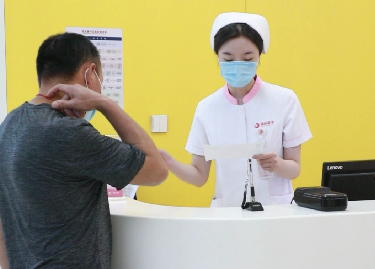 大口吃肉，大碗喝酒！胰腺炎、膽結(jié)石可能已經(jīng)在路上了