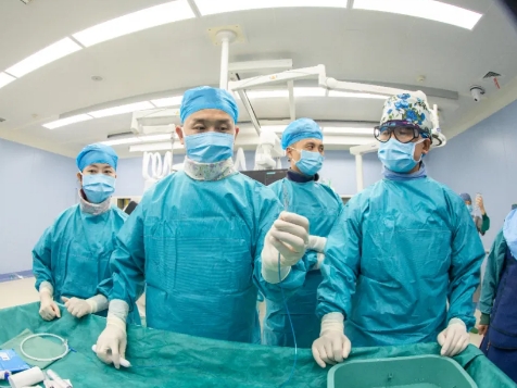 高血壓微創(chuàng)介入診療取得突破！我院成功實施經(jīng)皮腎動脈去交感神經(jīng)術(shù)