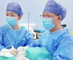 她為什么跨越千里來到這里？