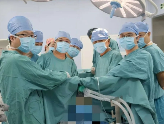 難度五顆星！不插管手術(shù)擊潰“封喉”腫瘤