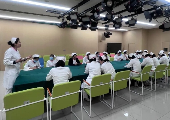 “互聯(lián)網(wǎng)+護(hù)理服務(wù)”全面升級，專業(yè)護(hù)理咨詢觸手可及