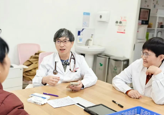 醫(yī)護都夸的女兒，其實是兒媳